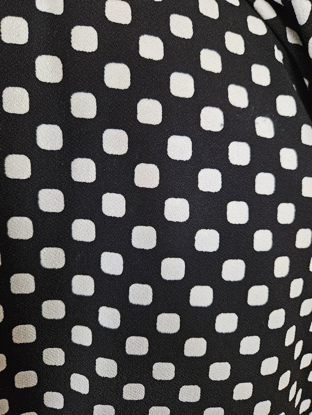 Banana Republic M Black Knit V Neck Sleeveless Tank Geometric Polka Dot - Picture 9 of 9